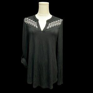 Black/White Long Sleeve Top w/ Embroidered Detail